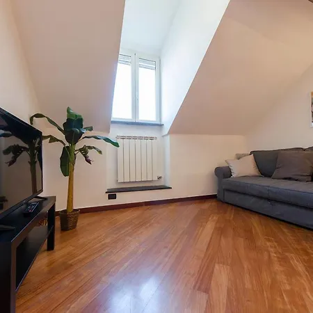 Hintown Privilege Flat